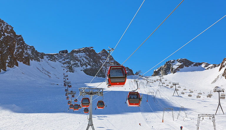 sky-ride-on-snow-mountains-innsbruck-austria.jpg