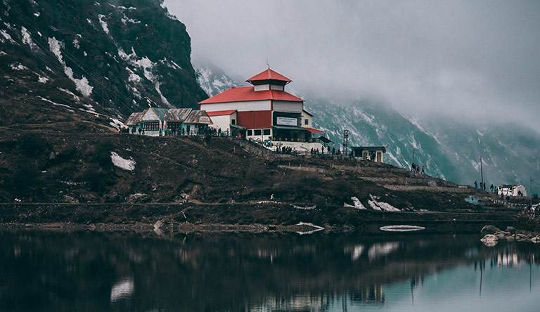 tsomgo-lake-gangtok-sikkim-india