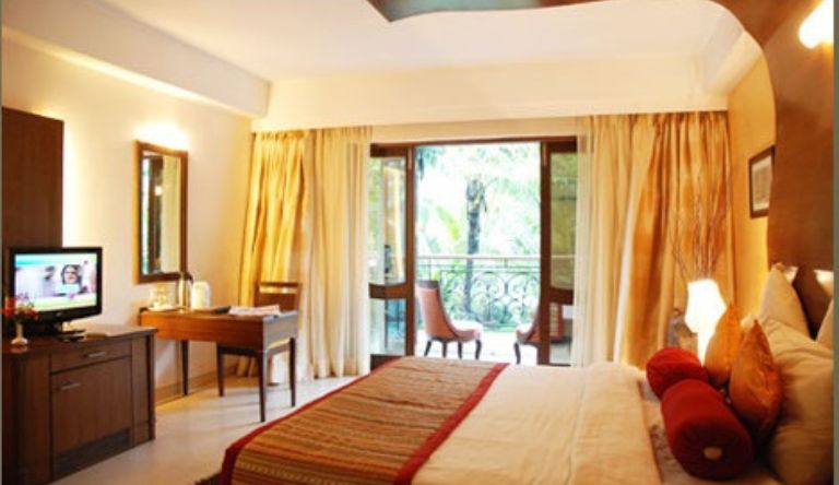 Tangerine-Boutique-Resort-Royal-Room.jpg