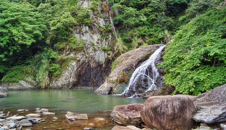 naga-falls-lachung-sikkim-india