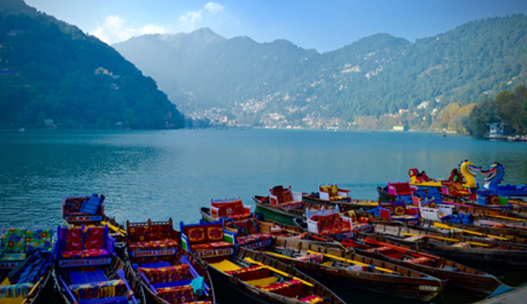 boating-boats-colorful-nainital-uttarakhand-india