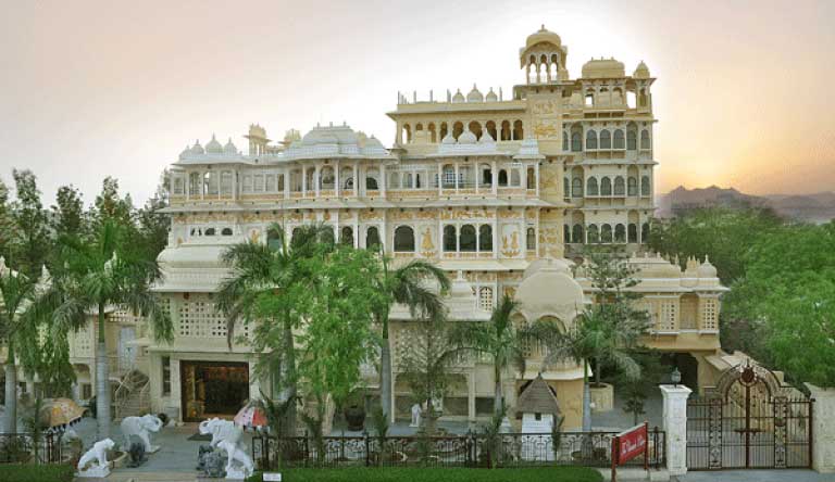 Chunda-Palace-Udaipur-Exterior-Front