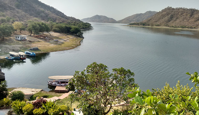 jaisamand-lake-udaipur-rajasthan-india.jpg