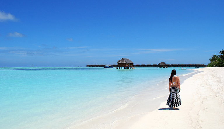 beach-at-girl-male-maldives